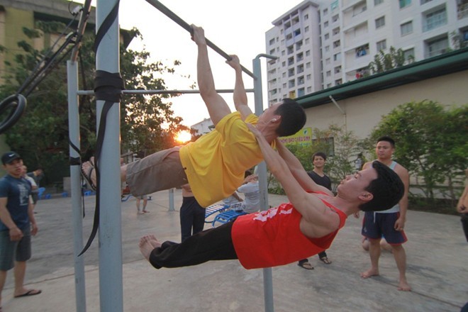 Вьетнамская молодежь и калистеника – уличная силовая гимнастика - ảnh 2